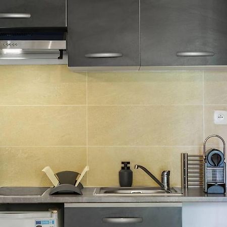 Le Saint-Gilles - Studio A St-Gilles-Les-Bains - Situe Dans Residence Privee Avec Piscine 외부 사진